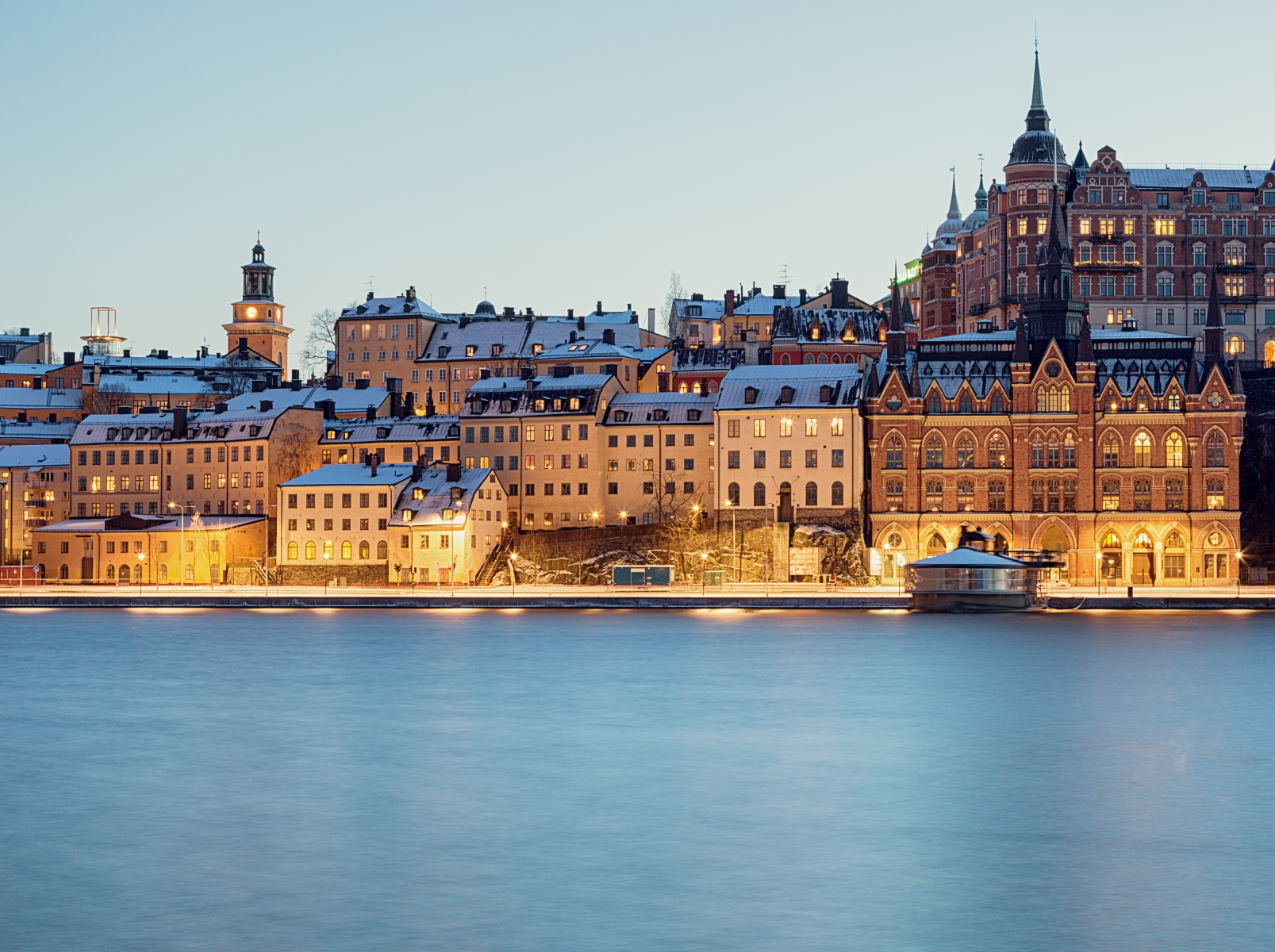 10616380-sodermalm-and-riddarfjarden-in-stockholm-at-night